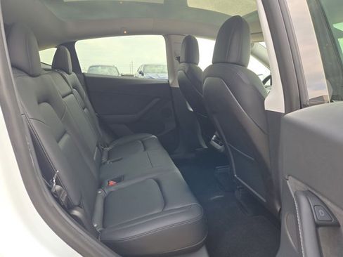 Used 2021 Tesla Model Y Long Range AWD/4WD image 18