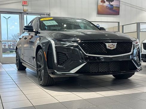 Used 2022 Cadillac CT4 Sport image 2