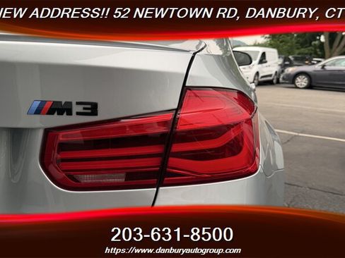 Used 2018 BMW M3 RWD image 11