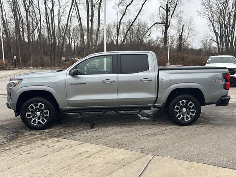 Used 2024 Chevrolet Colorado LT w/ LT Convenience Package III image 2