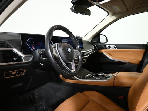 Certified 2023 BMW X7 xDrive40i w/ Premium Package image 15