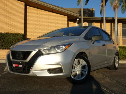 Used 2020 Nissan Versa S image 15