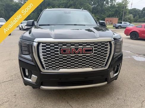 Used 2023 GMC Yukon Denali w/ LPO, Floor Liner Package AWD/4WD image 2