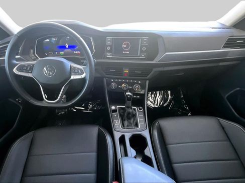 Used 2024 Volkswagen Jetta SE w/ Panoramic Sunroof Package FWD image 16