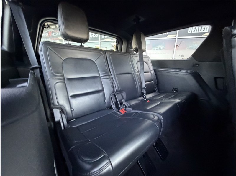 Used 2022 Lincoln Navigator L Reserve AWD/4WD image 32
