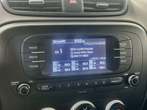 Used 2018 Kia Soul FWD image 19