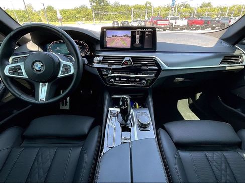 Used 2023 BMW 530i w/ M Sport Package RWD image 5