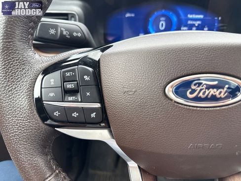 Used 2022 Ford Explorer King Ranch AWD/4WD image 36