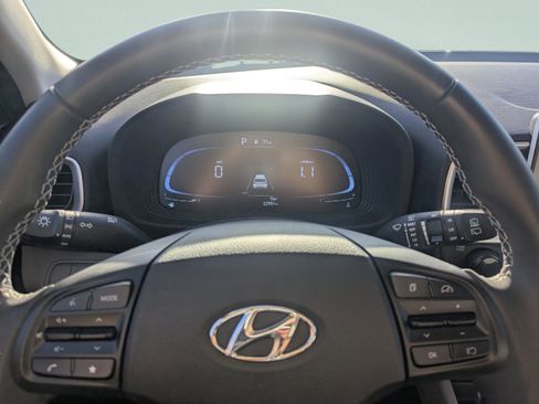 Certified 2024 Hyundai Venue SEL image 29