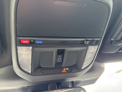 Used 2025 Subaru Forester Premium image 28