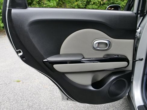 Used 2019 Kia Soul + w/ Audio Package image 23