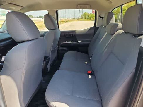 Used 2022 Toyota Tacoma SR5 RWD image 12