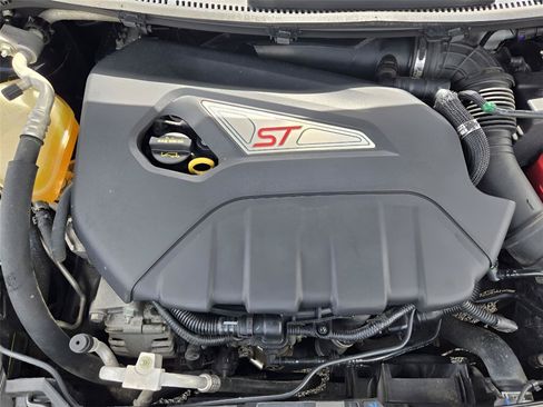Used 2016 Ford Fiesta ST FWD image 27