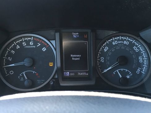 Used 2022 Toyota Tacoma TRD Off-Road w/ TRD Premium Off Road Package AWD/4WD image 2