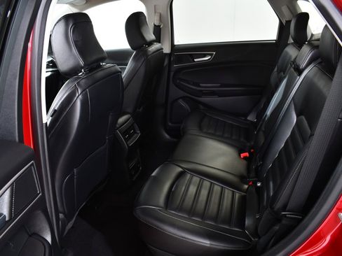 Used 2022 Ford Edge SEL w/ Convenience Package image 16