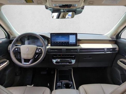 Used 2023 Lincoln Corsair Reserve w/ Equipment Group 201A FWD image 19