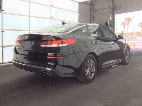 Used 2020 Kia Optima LX image 2