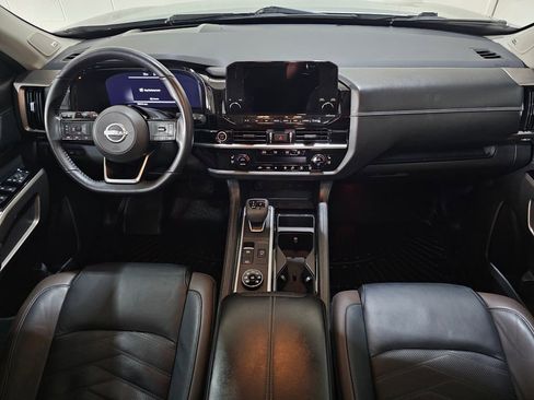 Used 2022 Nissan Pathfinder Platinum w/ Cargo Package image 10