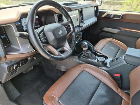Used 2023 Ford Bronco Outer Banks w/ Sasquatch Package AWD/4WD image 9