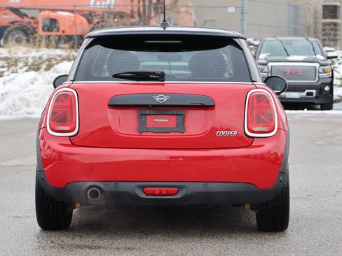 Used 2019 MINI Cooper 2-Door Hardtop image 10