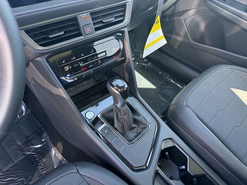 New 2026 Volkswagen Taos SE FWD image 19