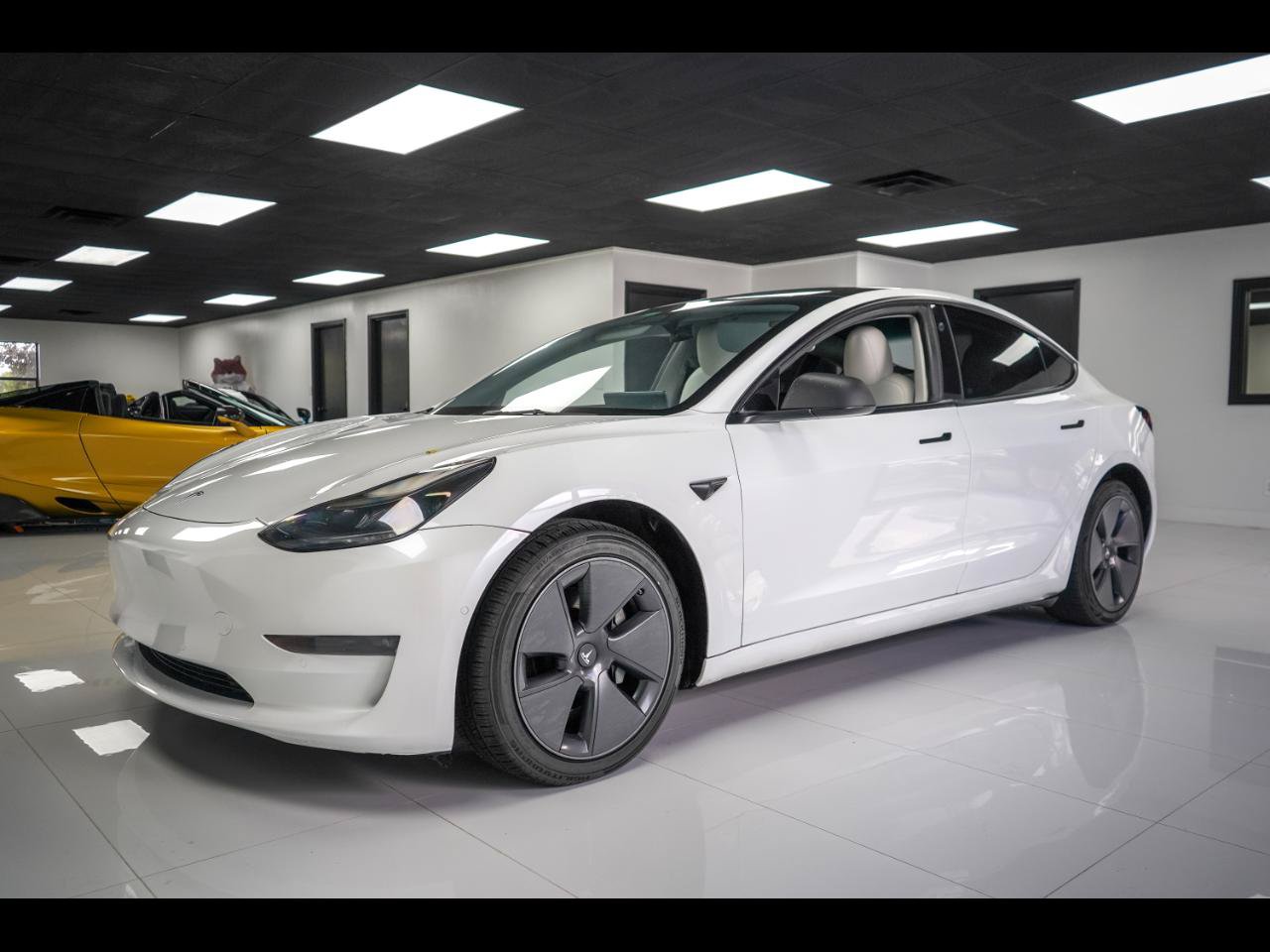 Used 2022 Tesla Model 3 Long Range AWD/4WD image 1