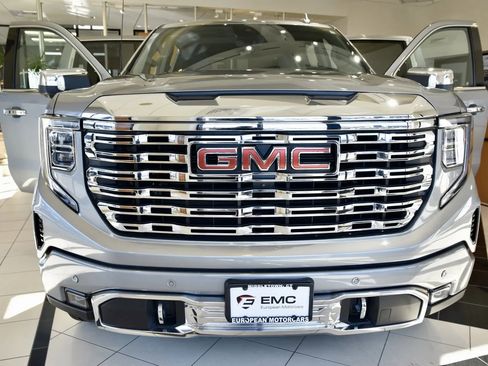 Used 2024 GMC Sierra 1500 Denali w/ Technology Package image 2