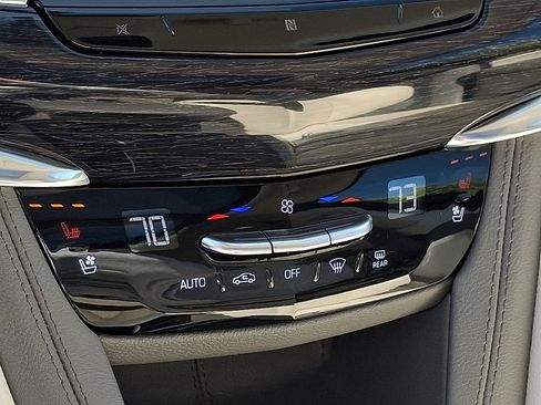 Used 2021 Cadillac XT6 Premium Luxury image 23