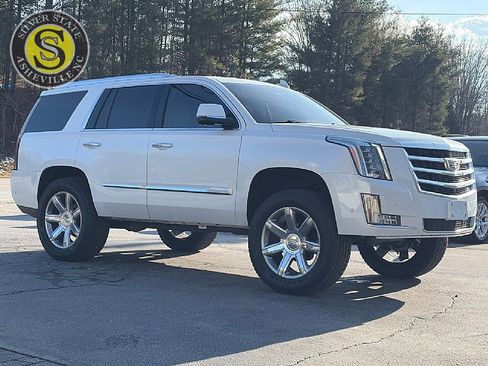 Used 2017 Cadillac Escalade Luxury image 8