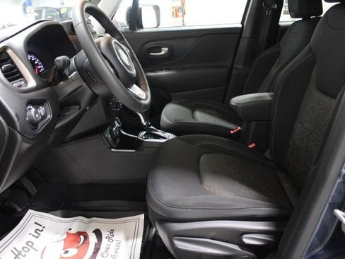 Used 2023 Jeep Renegade Latitude image 16