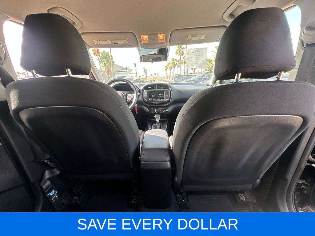 Used 2023 Kia Soul LX w/ Option Group 015 FWD image 18