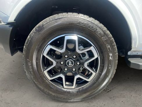 Used 2024 Ford Bronco Outer Banks AWD/4WD image 9