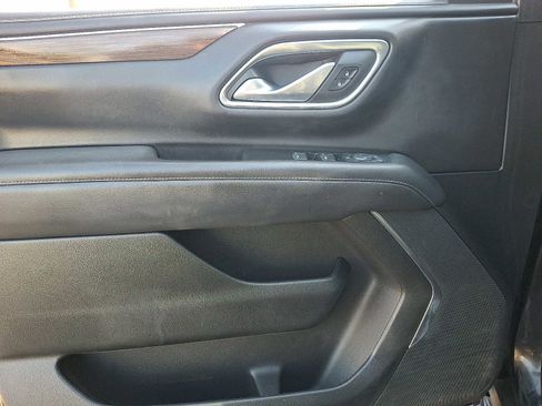 Used 2021 GMC Yukon SLE AWD/4WD image 13