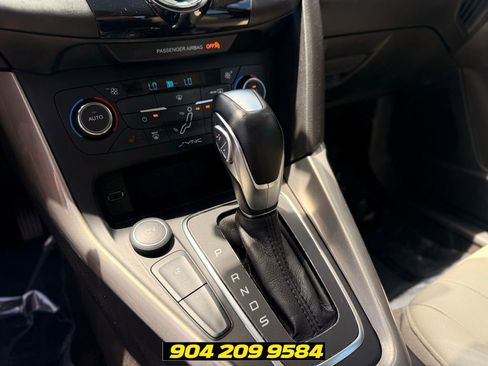 Used 2017 Ford Focus Titanium FWD image 17