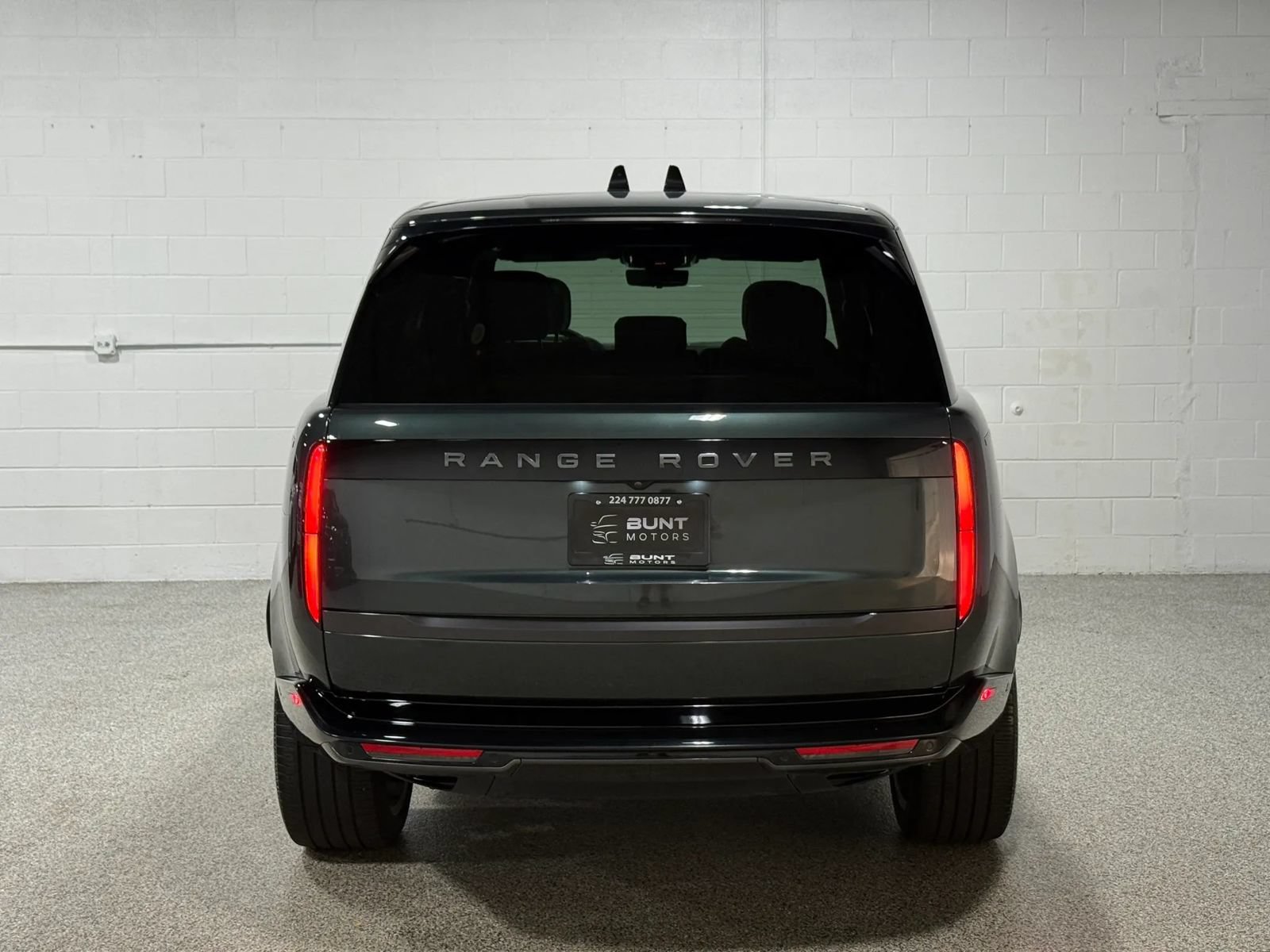 Used 2024 Land Rover Range Rover Long Wheelbase SE AWD/4WD image 7