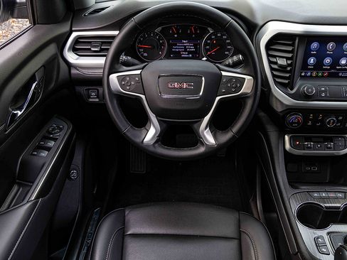 Used 2023 GMC Acadia SLT w/ LPO, Floor Liner Package image 16