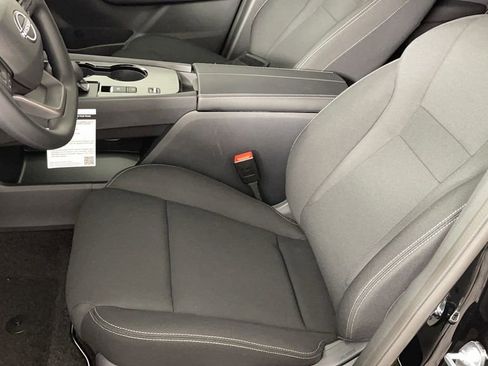 New 2025 Nissan Rogue S image 42