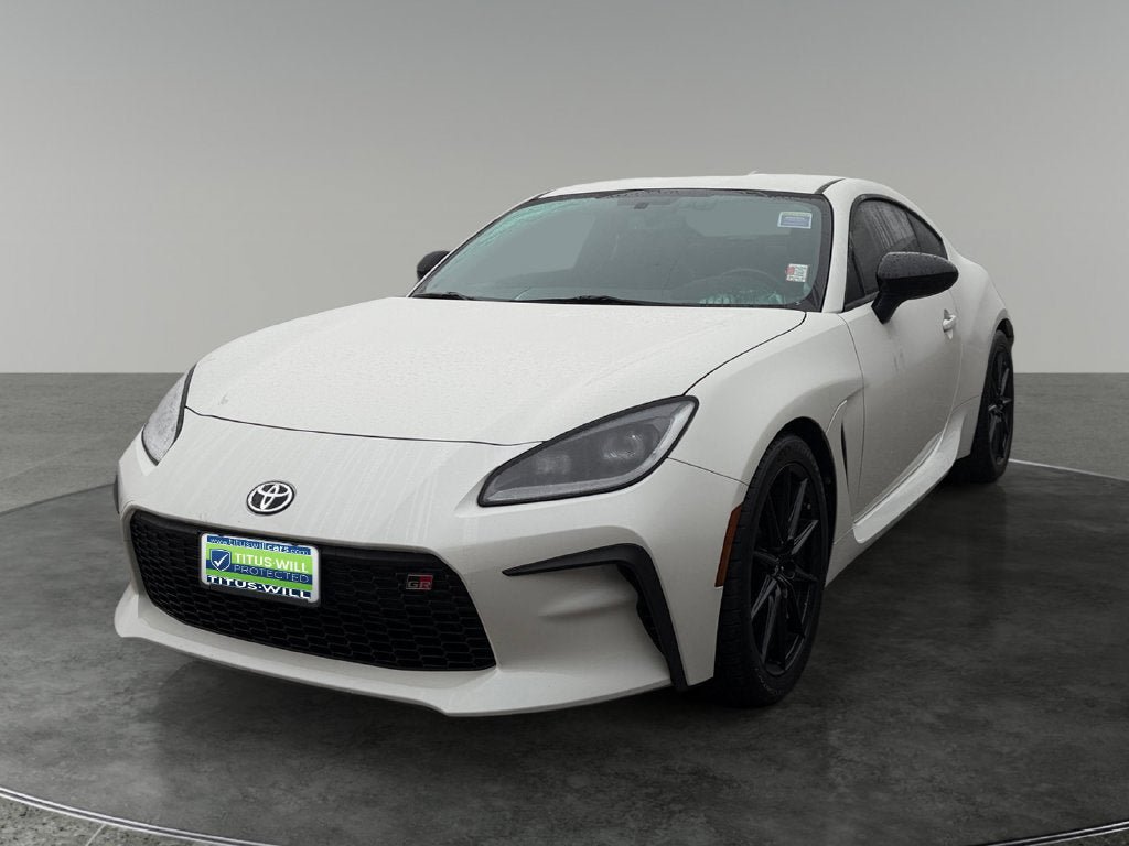 Used 2024 Toyota GR86 Premium RWD image 3