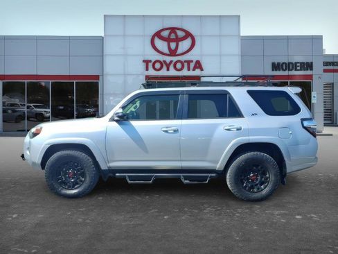 Used 2019 Toyota 4Runner SR5 Premium AWD/4WD image 2