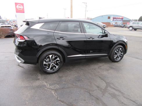 Used 2025 Kia Sportage EX image 11