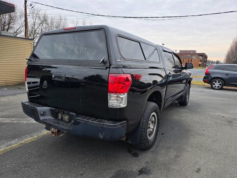 Used 2013 Toyota Tundra Grade 4x4 4dr CrewMax Cab Pick image 3