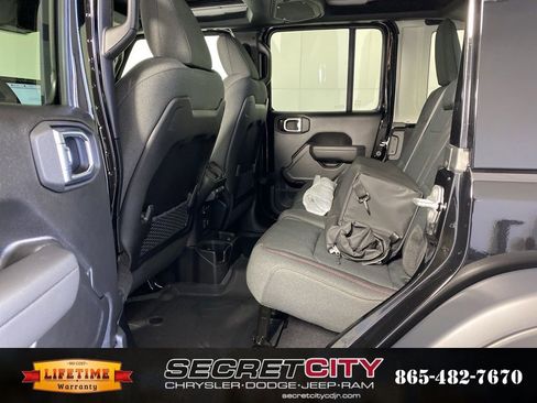 New 2026 Jeep Wrangler Unlimited Rubicon w/ Steel Bumper Group image 31