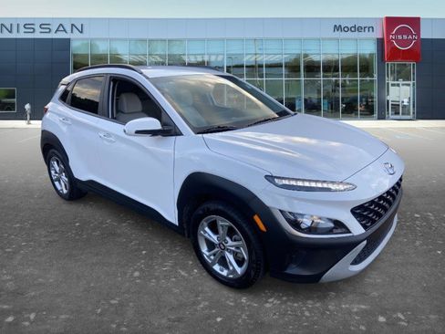 Used 2023 Hyundai Kona SEL w/ Cargo Package FWD image 3