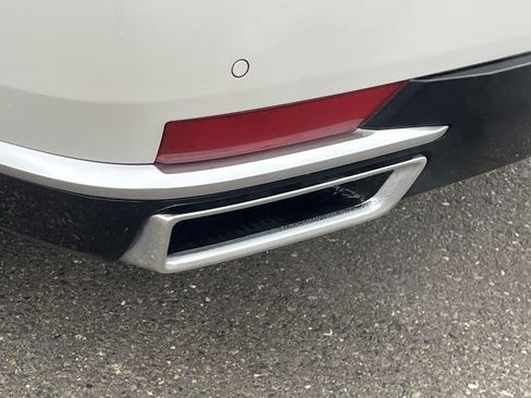 Used 2022 Cadillac Escalade ESV Premium Luxury Platinum w/ Heavy-Duty Trailer Package image 31