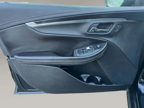 Used 2018 Chevrolet Impala LT FWD image 10
