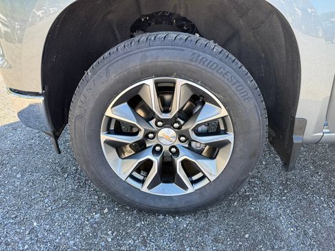 Certified 2025 Chevrolet Silverado 1500 LT AWD/4WD image 13