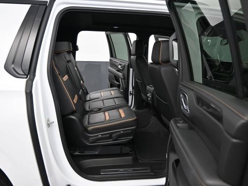 Used 2024 GMC Yukon XL AT4 AWD/4WD image 24