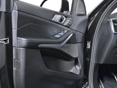 Used 2022 BMW X7 xDrive40i w/ M Sport Package image 37