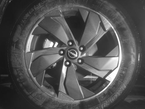 Used 2025 Nissan Rogue SV image 12