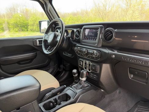 Used 2020 Jeep Wrangler Unlimited Sport AWD/4WD image 23